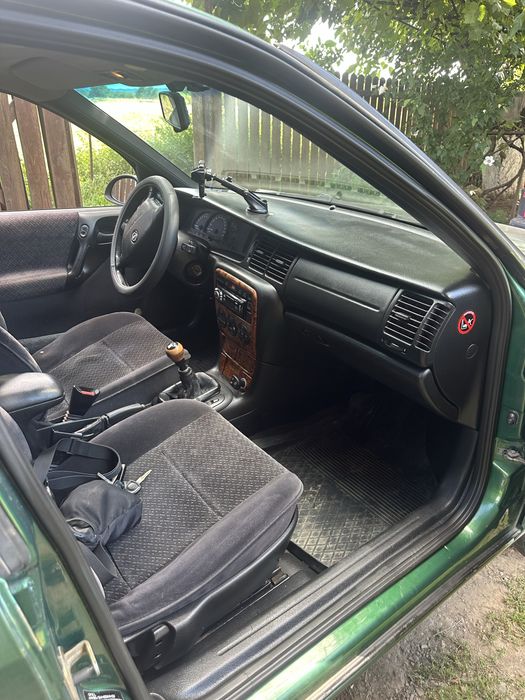 Opel vectra 1.8 1997