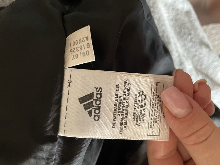 Куртка Adidas чорна