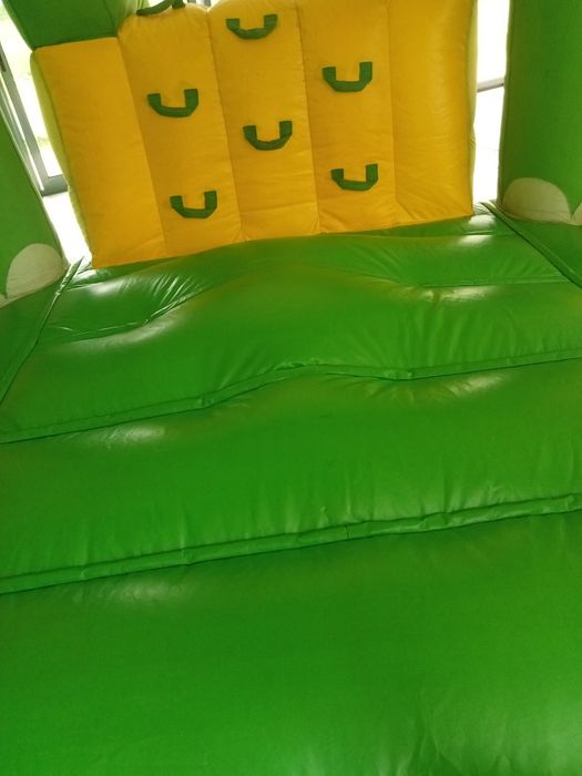 Vende se 2 insufláveis usados