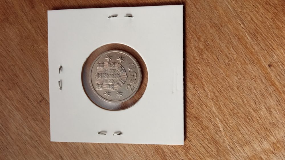 Moeda de 2.50 escudos de 1985