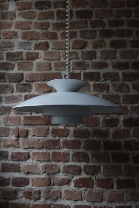 Biała duńska lampa wisząca vintage 1970 space age mid century