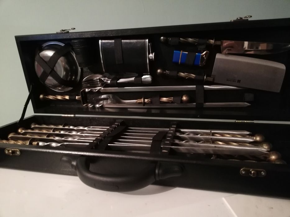 Подарунковий набір для чоловіка в дерев'яному кейсі