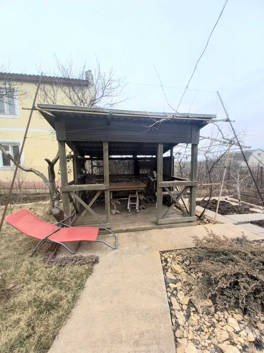 Продається 2-поверховий будинок у смт. Великодолинське (СК "Схід").