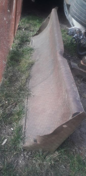 Відвал лората до трактора