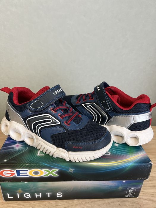 Geox 33 кросівки