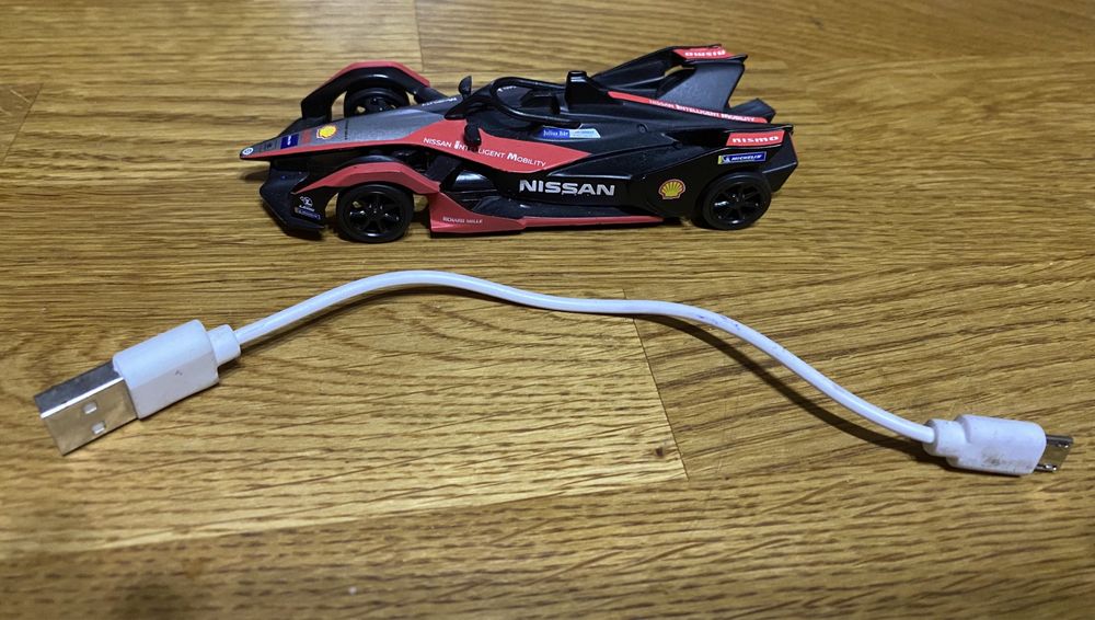 Nissan z kolekcji shell Racing