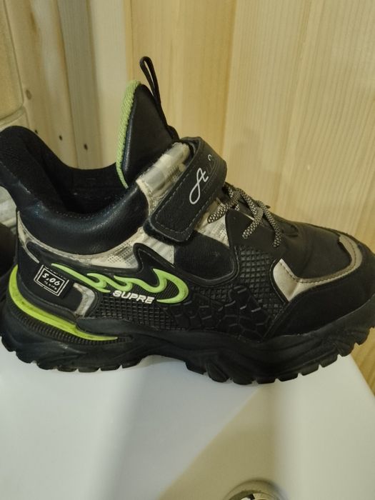 Демисезонные кроссовки мальчику, 35 р.