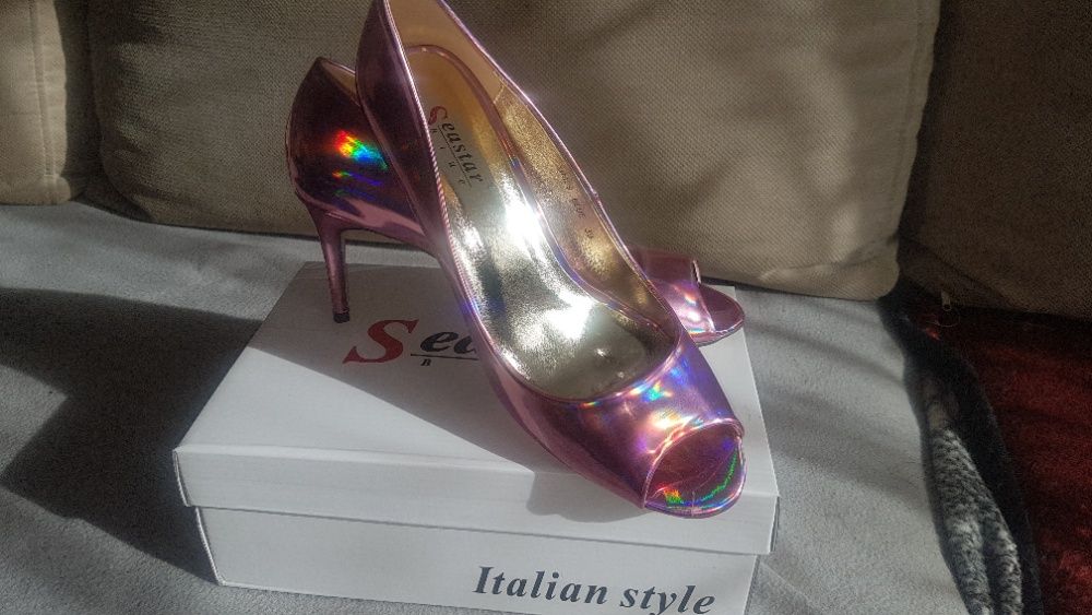 PROMOCJA! Śliczne holograficzne szpilki lila  , rozmiar 36-40