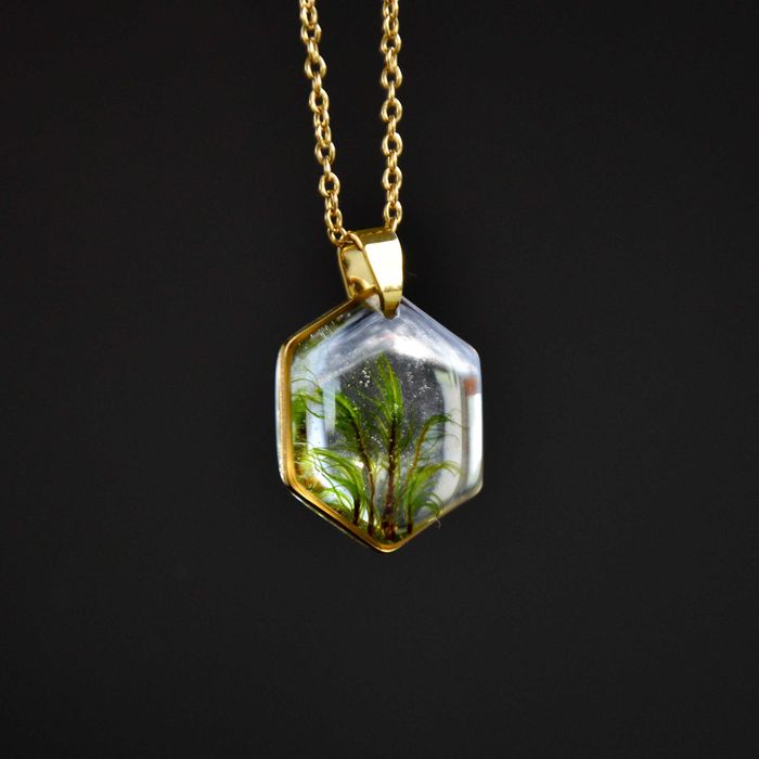 Wisiorek heksagon z mchem