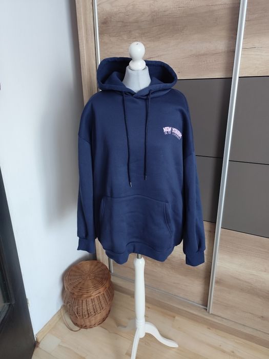 Granatowa bluza z nadrukiem  r.44
