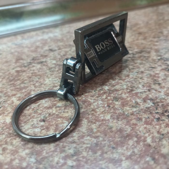 Брелок BOSS, Бабло побеждает зло на пояс ремінь