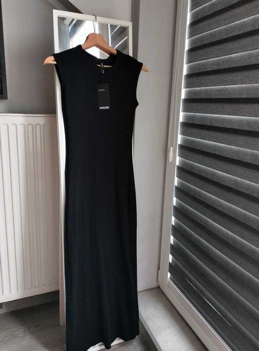 Sukienka w prążki czarna prążkowana bez rękawów długa maxi dopasowana