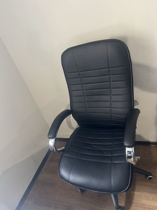 Срочно! Продам офисную мебель. Закрытие офиса. Левый берег.