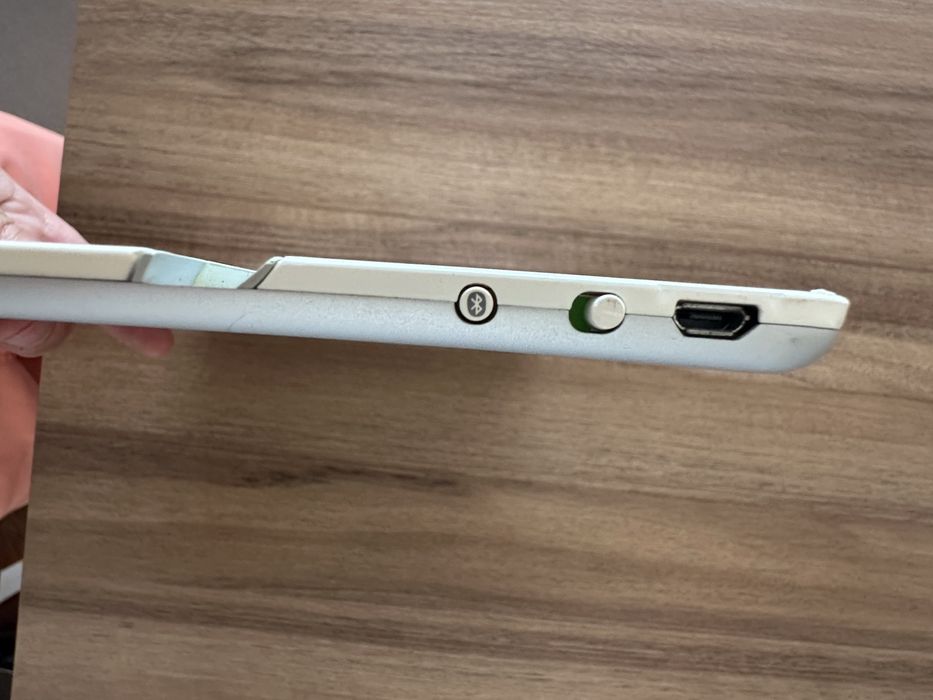 Teclado/Capa Ultrafino Logitech