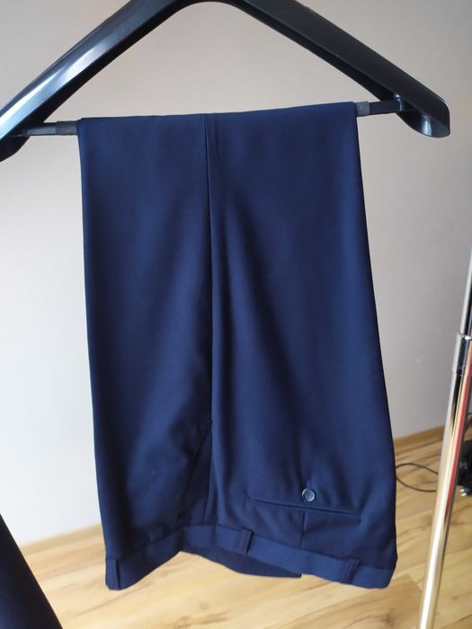 garnitur męski granatowy