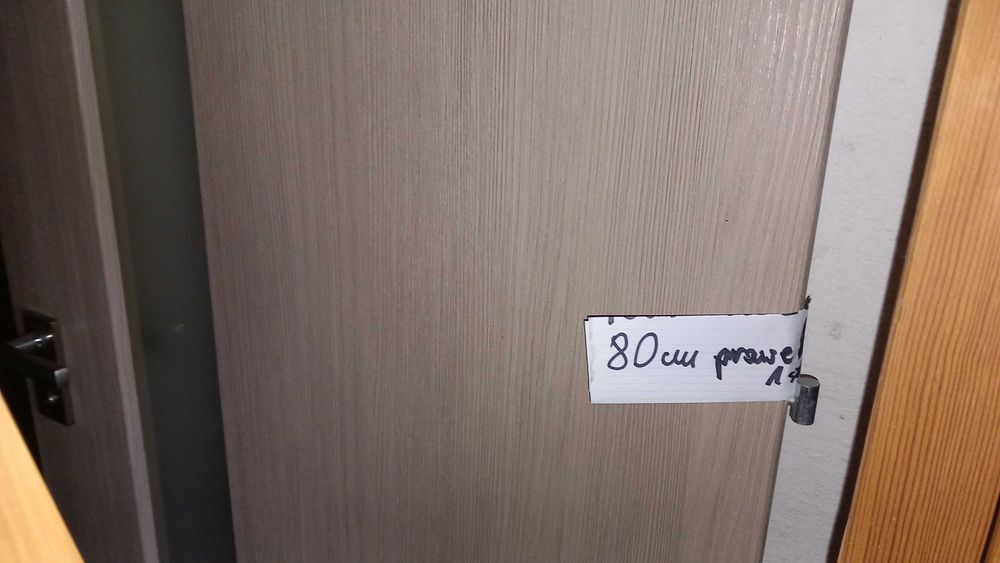 Drzwi wewnętrzne 70tki.80tki z futryną.