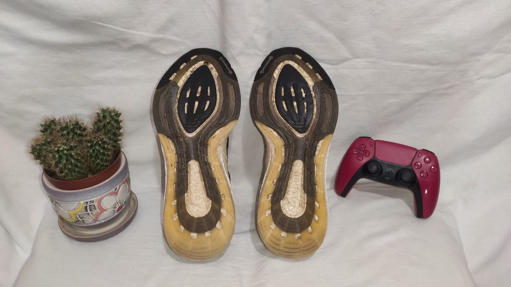 Кросівки для бігу Adidas Ultraboost.Розмір 42