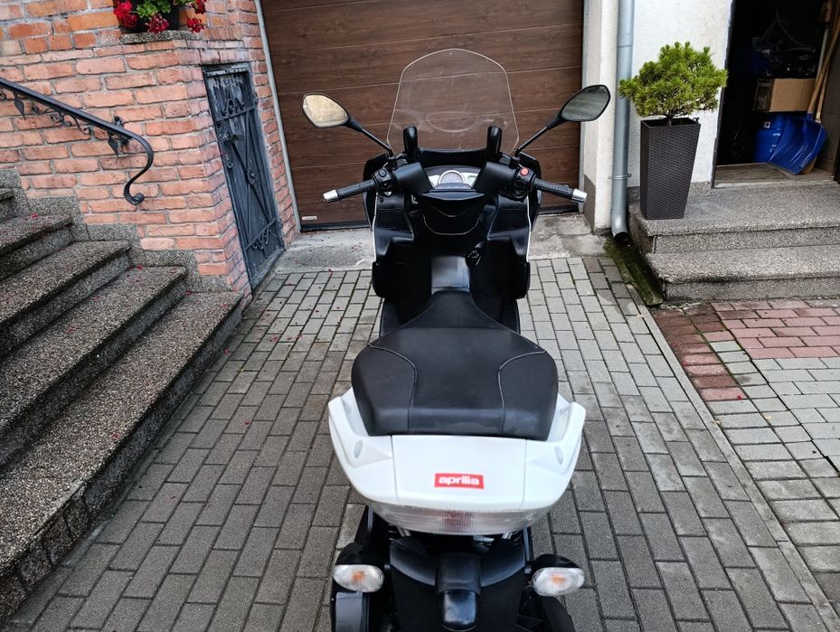 Aprilia SR MAX 125 Transport Gilera Nexus