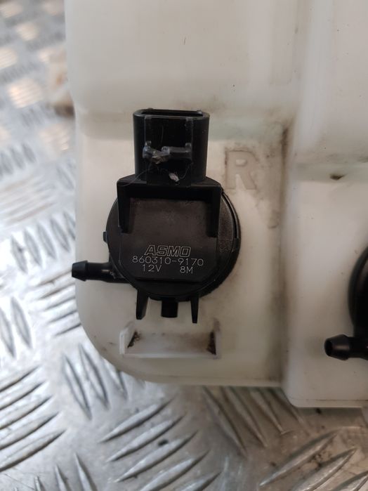 Zbiorniczek Spryskiwaczy Gs1E67480 + Pompki Mazda Ii Gh 11R-