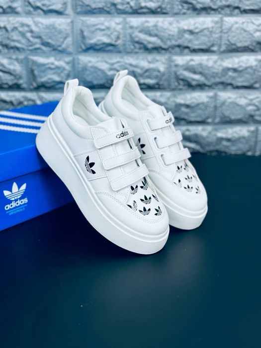 Кросовки на липучках 36 размер Адидас белые кожаные Кроссовки Adidas без шнурков Распродажа ! Идеальные в школу