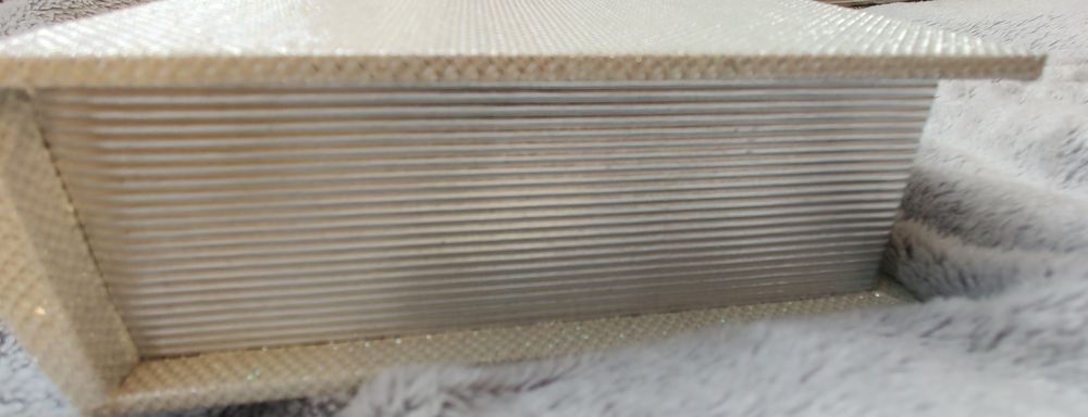 Dekoracyjne diamentowe pudełko