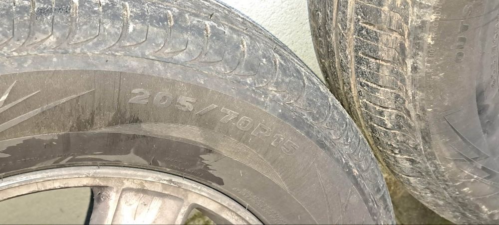 Opony na alufelgach  205/70R15