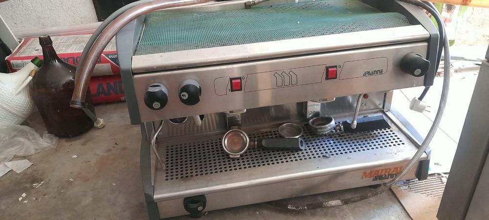 Oportunidade. Para esvaziar uma garagem