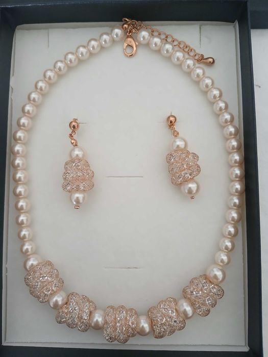 Conjunto colar e brincos com perolas - Marca Emporia