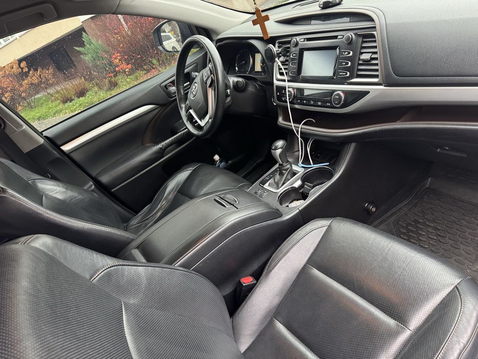 Продам Тойото Хайлендер