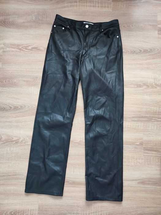 Spodnie z imitacji skóry Zara