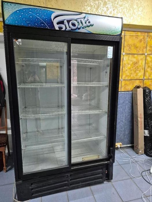 Холодильна вітрина