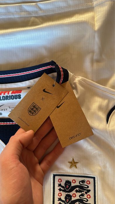 Camisola inglaterra 26/27 stock