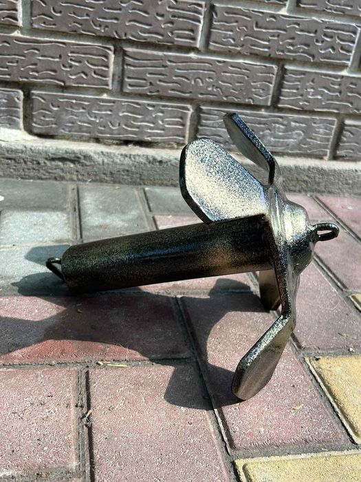 Продам якорь для лодки.