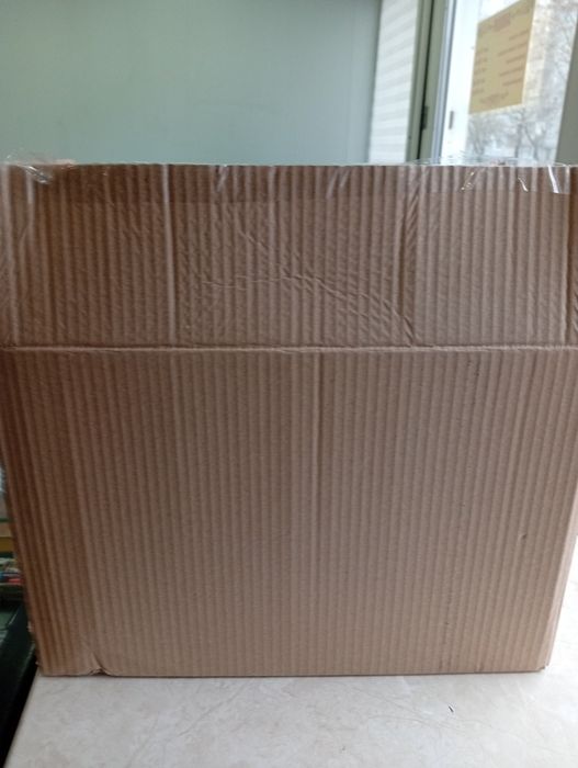Продам картонные коробки.