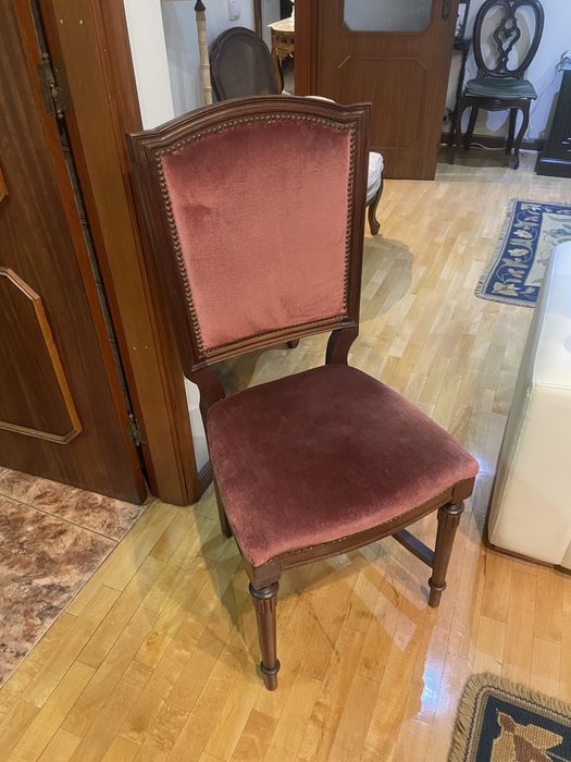 Conjunto de 6 Cadeiras Clássicas Estofadas – Em Excelente Estado