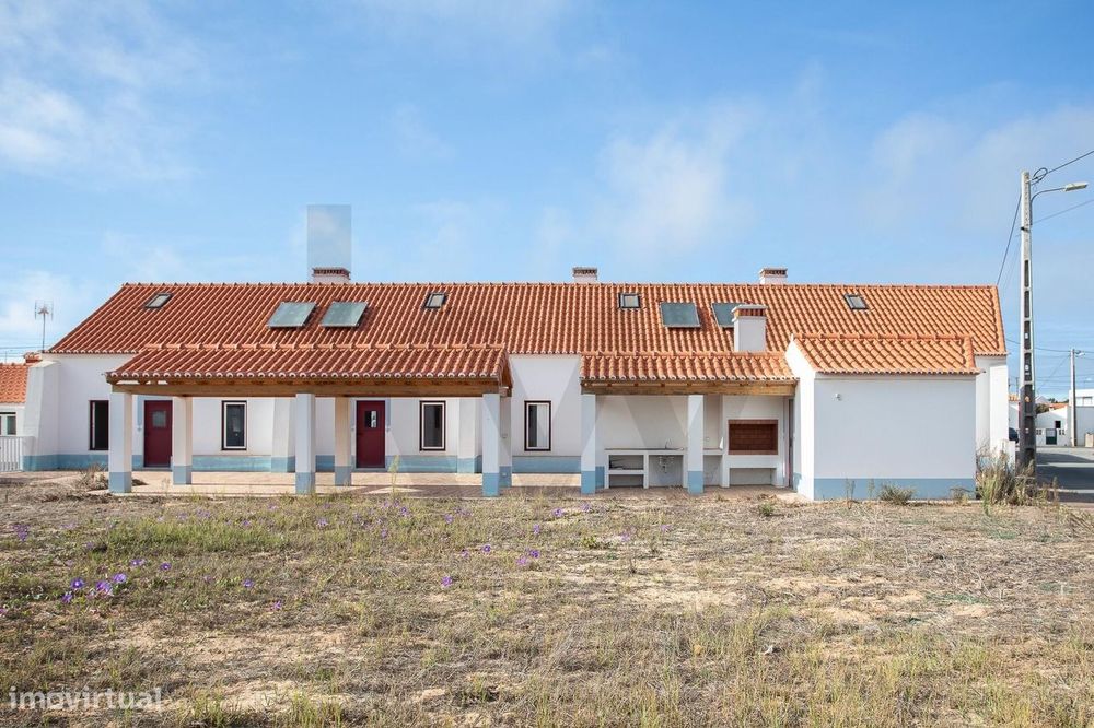 Quinta com 4 Moradias Independentes junto ao Cabo Sardão – Ideal para