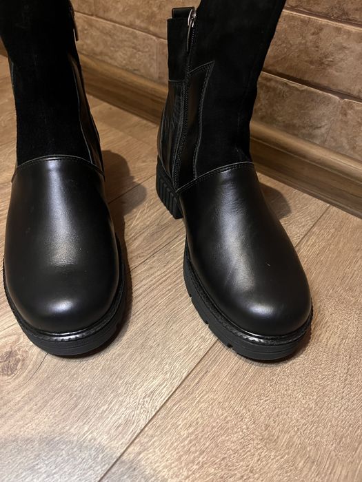 Продам жіночі ботинки