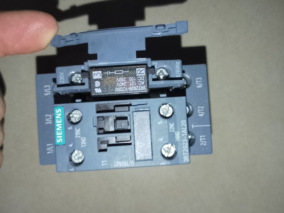 Contator Siemens  230VCA com supressor de tensão