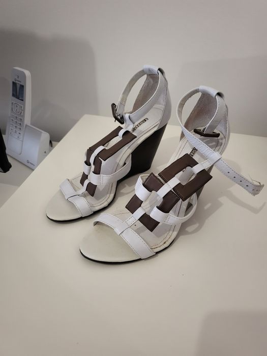 Sandálias de cunha Ferrucci