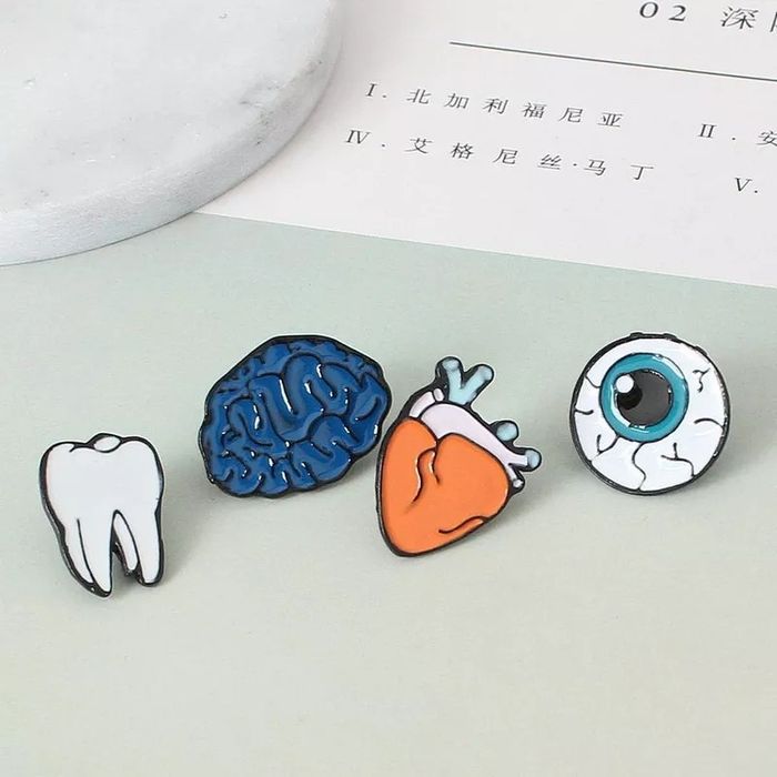 Значок брошь сердце сердечко