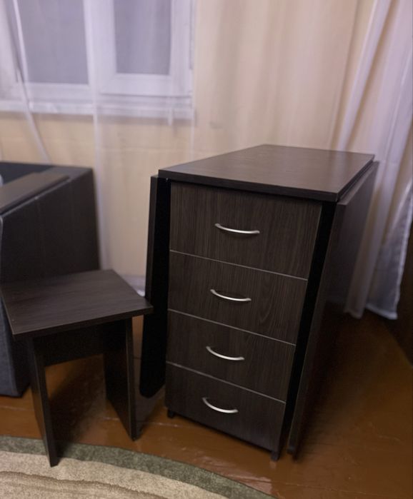 Стіл-комод+4 табуретки