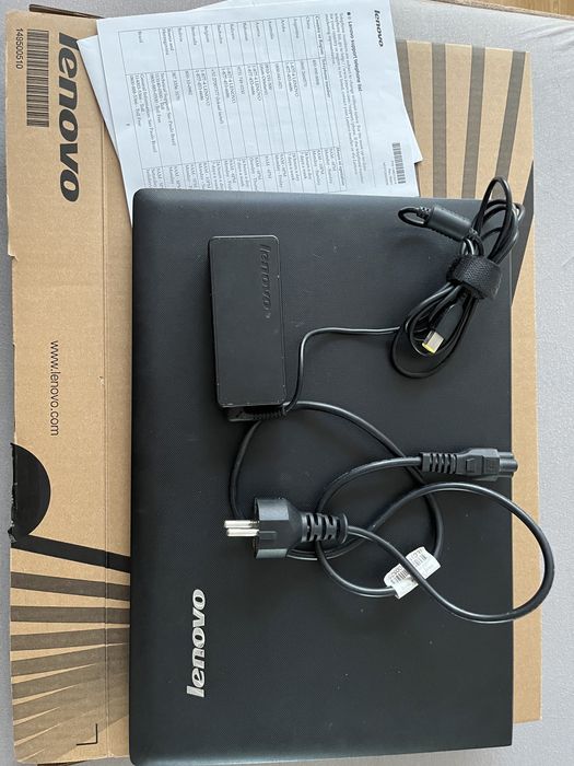 Laptop lenovo 15.6’ komplet idealny