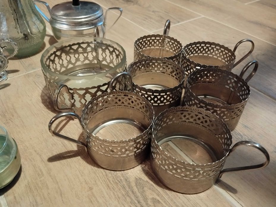 Cukiernica, podstawki, kieliszki