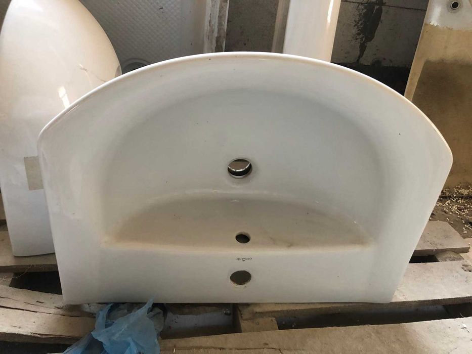 Унитази Умівальники на ножке б.у.