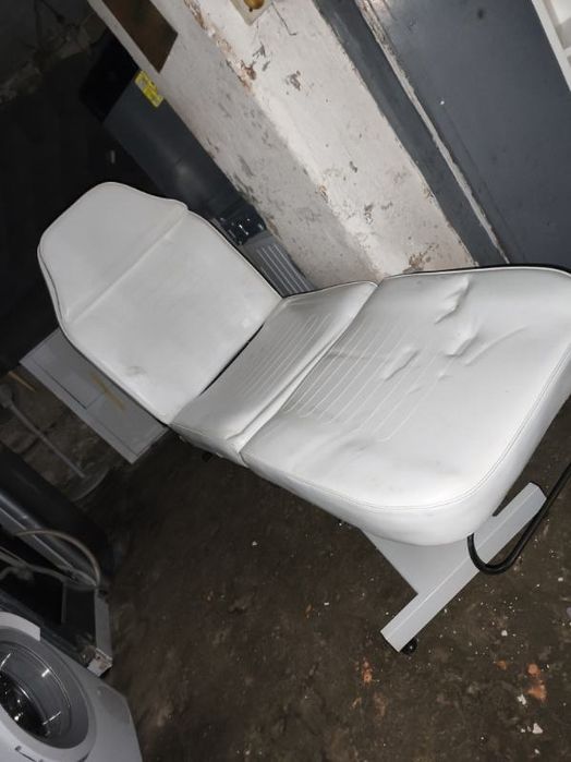 Fotel kosmetyczny  sprawny. Mozliwy transport