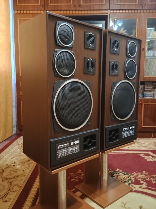 Дзеркальні акустичні системи  "S90 Radiotehnika"
