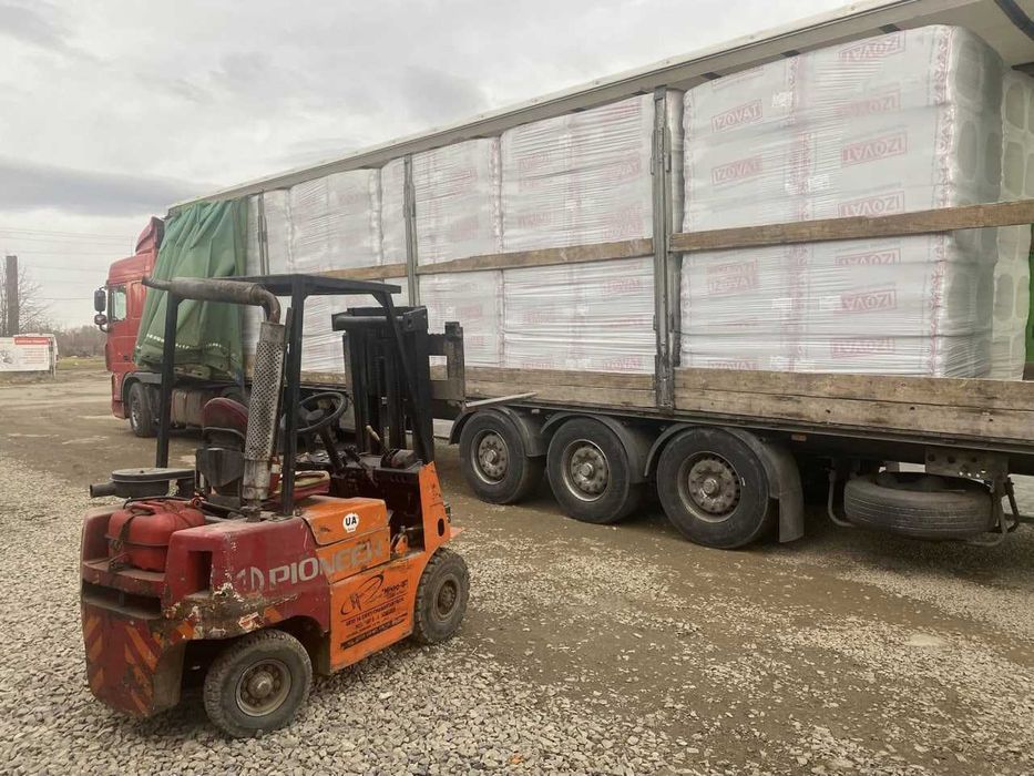 Мінеральна вата ДЛЯ ДАХУ ТА ФАСАДУ IZOVAT від 62 грн/м2