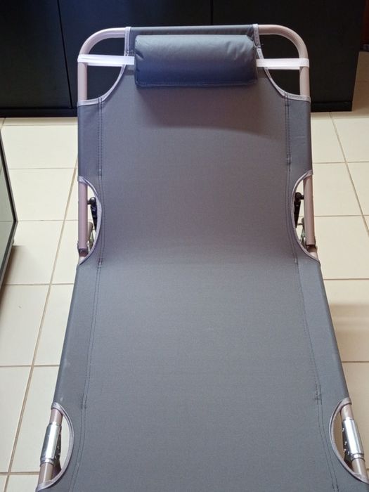 Espreguiçadeira nova .