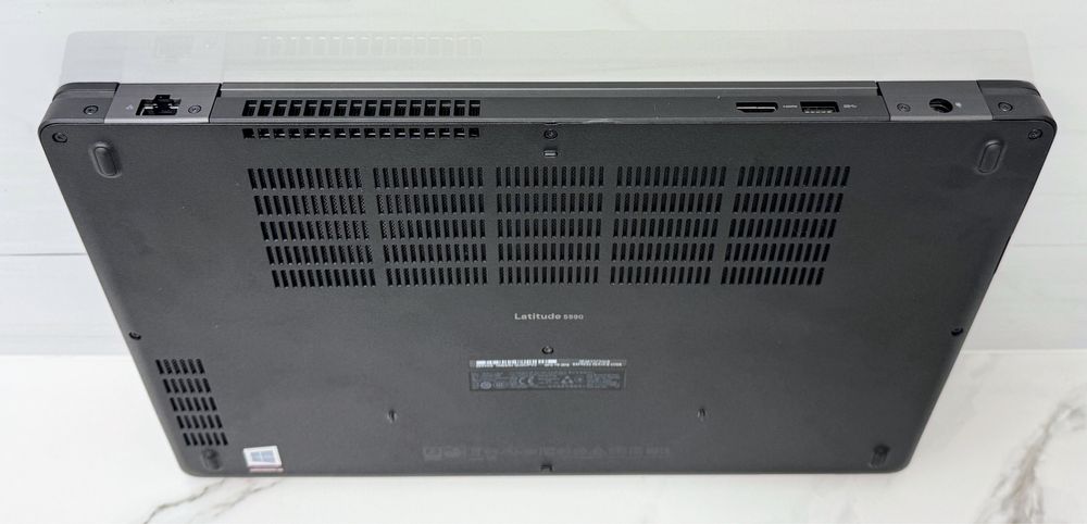 Dell Latitude 5590 15.6"TOUCH FHD IPS|i7-8650U|16GB|256 SSD|АКБ 4%