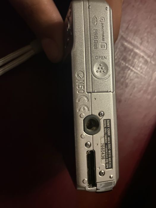 Sony Cyber-shot DSC-W210 + Carregador